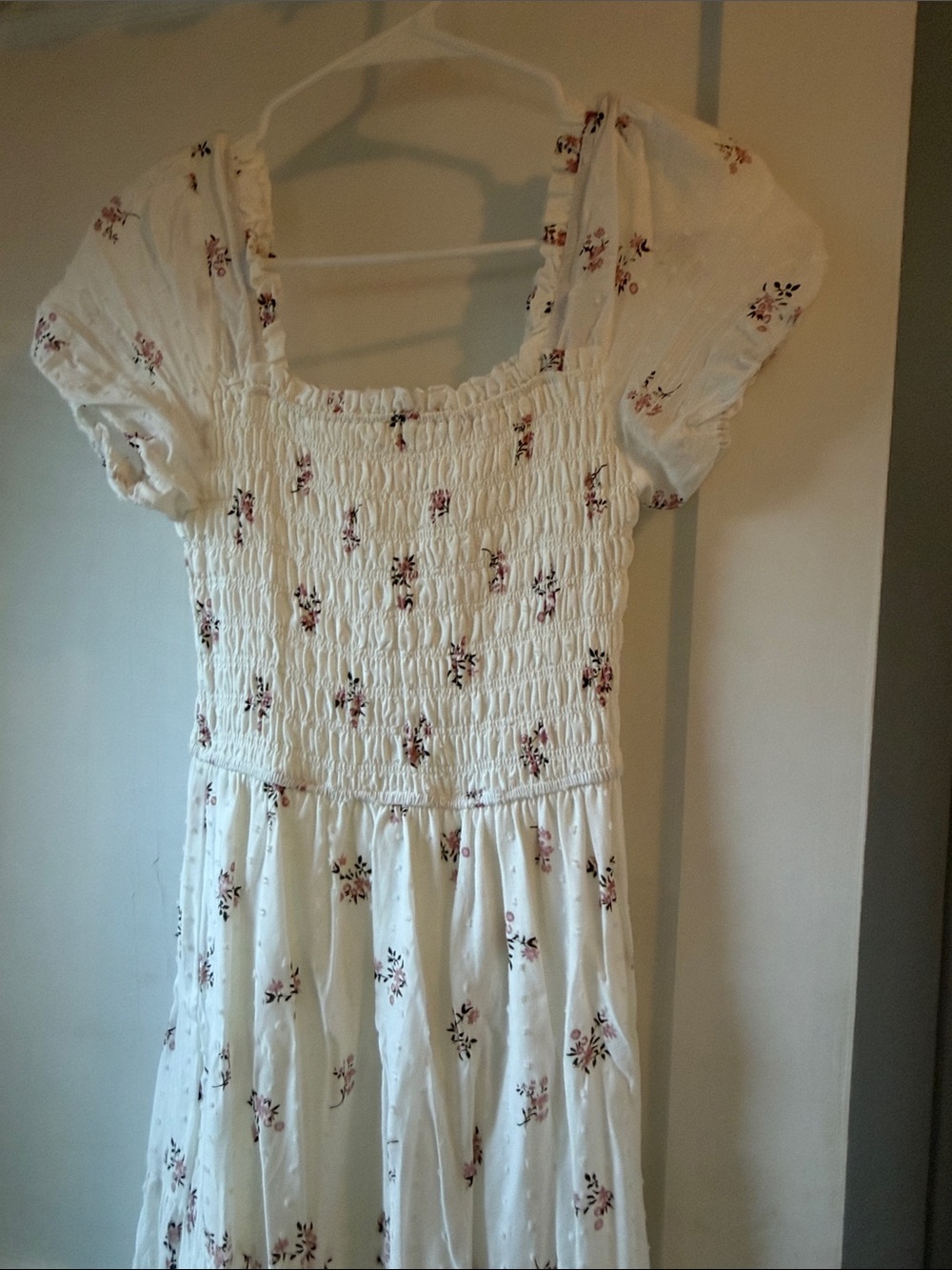 White Floral Smocked Maxi Dress with Puff Sleeves - Picture 3 of 7